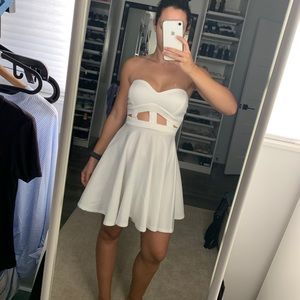 Bohoo strapless skater dress white US4